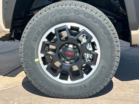 New 2026 Toyota Tacoma TRD Off-Road w/ TRD Off Road Premium Package AWD/4WD image 32