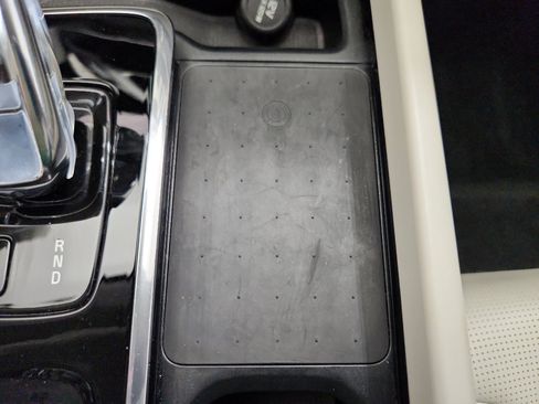 Used 2022 Volvo XC60 B5 Inscription w/ Climate Package image 27