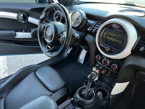 Used 2015 MINI Cooper S image 17