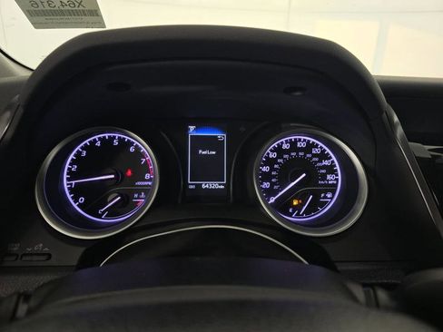 Used 2022 Toyota Camry LE image 9