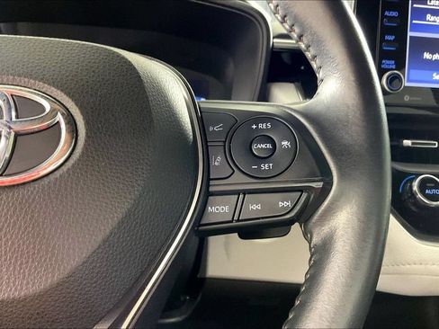 Used 2022 Toyota Corolla SE FWD image 23