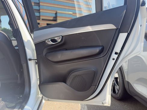 Certified 2023 Volvo XC90 B5 Core w/ Protection Package Premier image 30