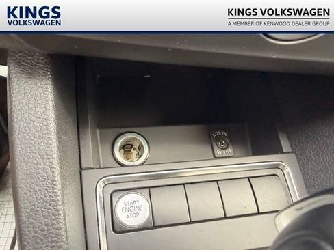 Used 2015 Volkswagen Jetta SE FWD image 29