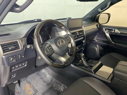 Used 2023 Lexus GX 460 Premium w/ Accessory Package AWD/4WD image 12