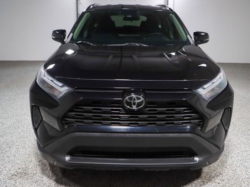 Used 2022 Toyota RAV4 XLE image 4