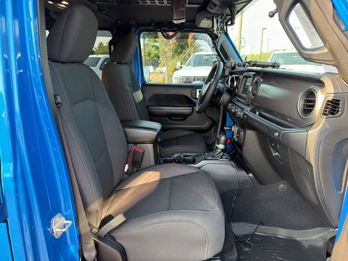 Used 2023 Jeep Wrangler Unlimited Sport AWD/4WD image 23