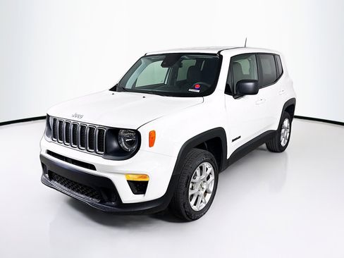 Used 2023 Jeep Renegade Latitude image 4