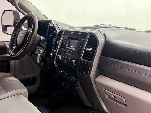 Used 2018 Ford F250 XL w/ Power Equipment Group image 20