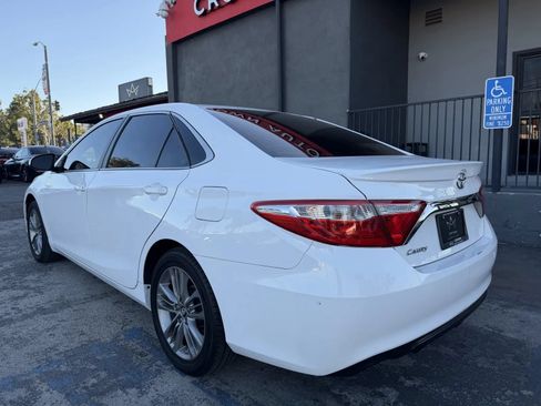 Used 2017 Toyota Camry SE FWD image 7