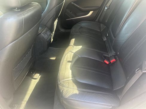 Used 2010 Cadillac CTS Luxury RWD image 12