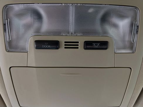 Used 2016 Toyota Avalon XLE image 21