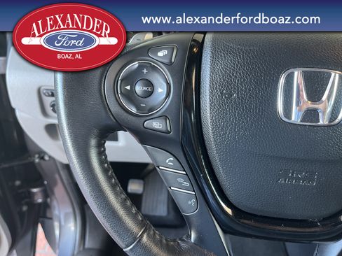 Used 2016 Honda Pilot Touring image 24