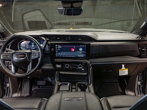 Used 2024 GMC Sierra 2500 AT4X image 18