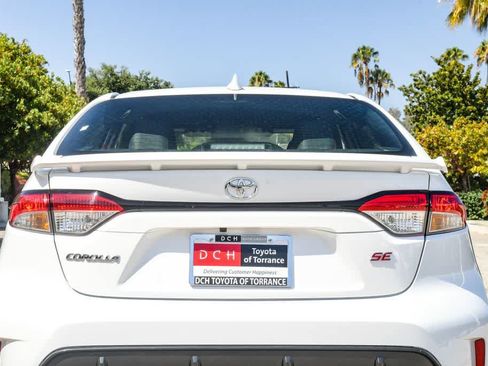 Used 2025 Toyota Corolla SE w/ Convenience Package FWD image 6