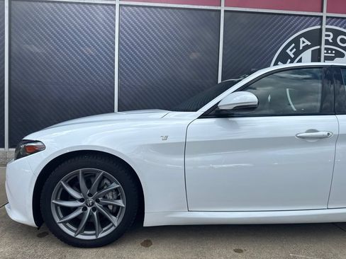 Used 2022 Alfa Romeo Giulia Ti AWD/4WD image 15