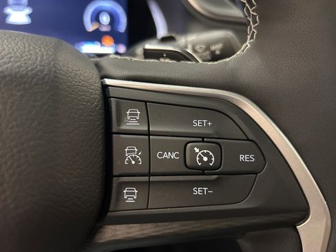 Used 2024 Jeep Grand Cherokee Altitude AWD/4WD image 22