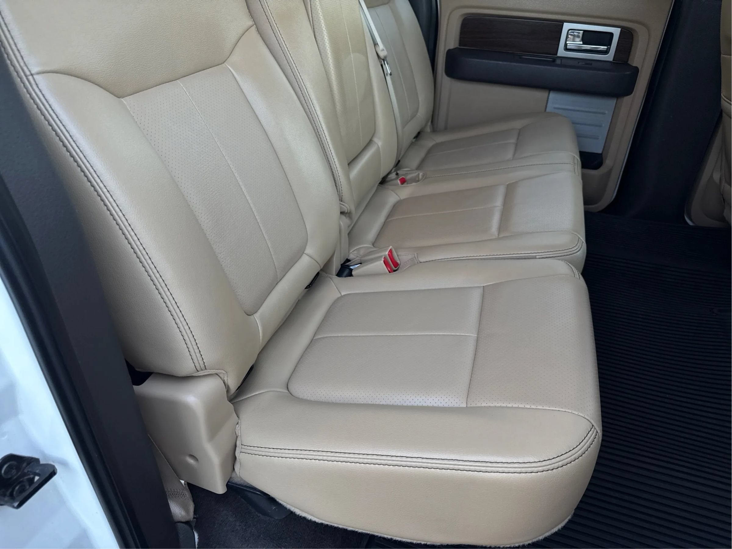 Used 2014 Ford F150 Lariat w/ Equipment Group 501A Mid RWD image 17