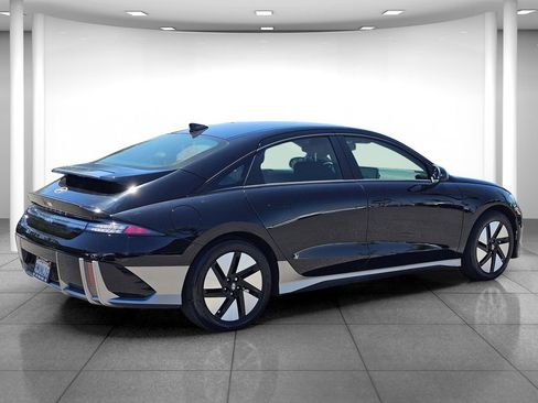 Used 2024 Hyundai Ioniq 6 SE RWD image 6