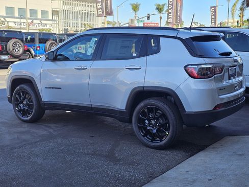 New 2026 Jeep Compass Latitude image 5