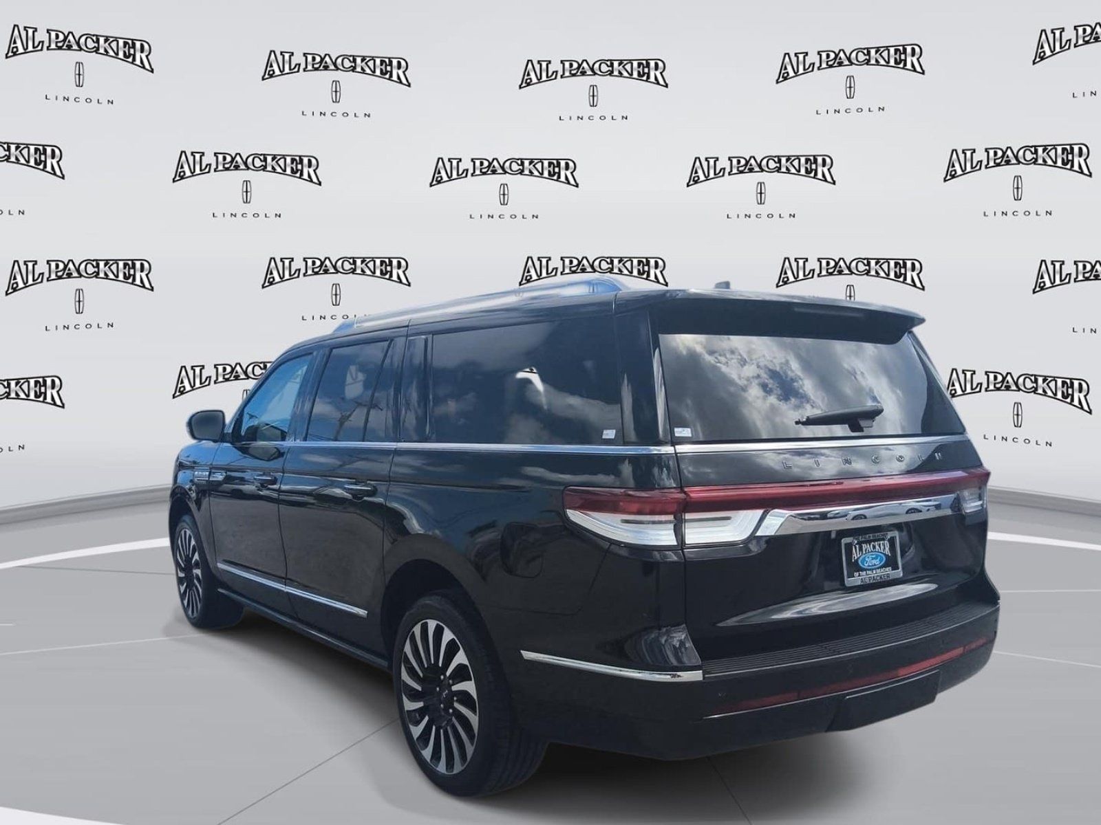 Certified 2024 Lincoln Navigator L Black Label AWD/4WD image 3