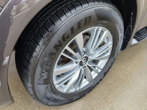 Used 2022 INFINITI QX80 Luxe w/ All-Season Package image 37