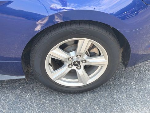 Used 2016 Ford Mustang Coupe RWD image 15
