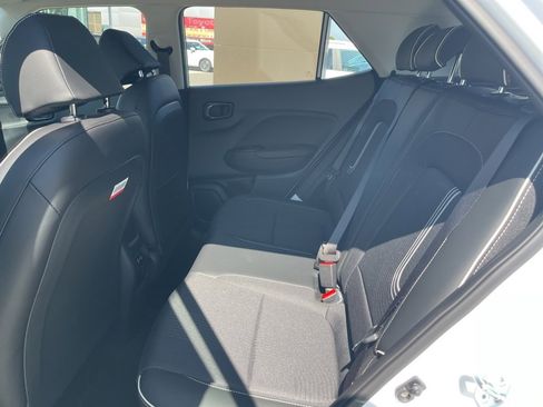New 2025 Hyundai Venue Limited image 12