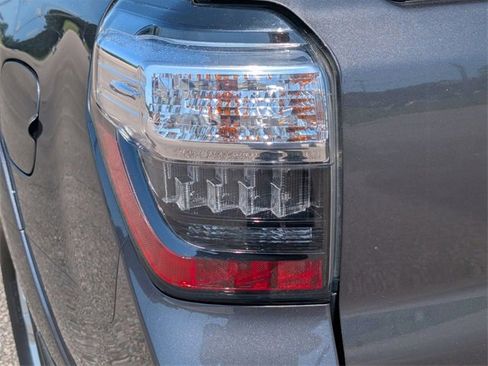 Used 2021 Toyota 4Runner SR5 Premium image 18