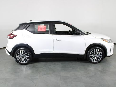 Certified 2023 Nissan Kicks SV FWD image 15