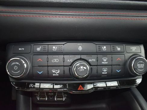 Used 2024 Dodge Durango GT image 26