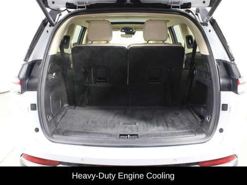 Used 2021 Jeep Grand Cherokee L Limited w/ Luxury Tech Group II image 17