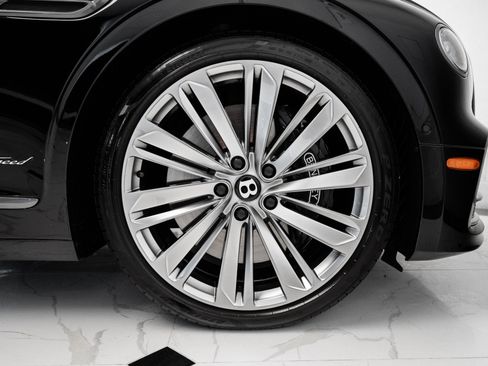 Used 2024 Bentley Flying Spur W12 image 18