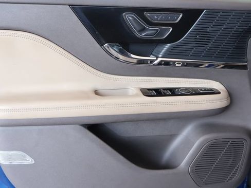 Used 2020 Lincoln Corsair FWD w/ Equipment Group 101A image 11