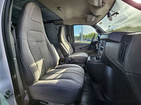 New 2025 GMC Savana 2500 w/ Chrome Appearance Package RWD image 25