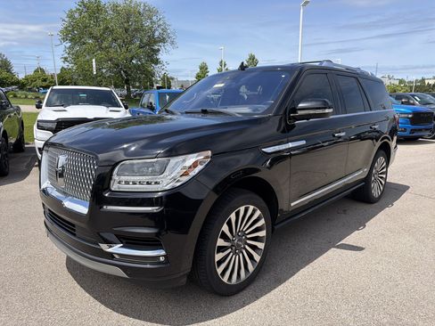 Used 2019 Lincoln Navigator Reserve w/ Cargo Package AWD/4WD image 4