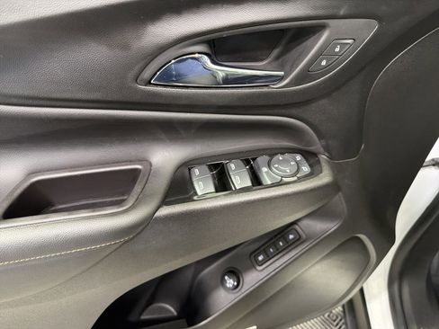 Used 2022 Chevrolet Equinox Premier AWD/4WD image 45