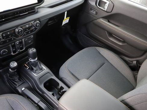 New 2024 Jeep Wrangler Sahara w/ Technology Group image 29