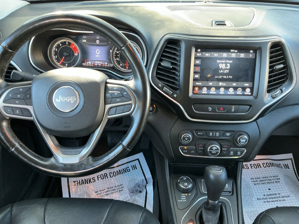 Used 2021 Jeep Cherokee Latitude Lux w/ Comfort/Convenience Group AWD/4WD image 17