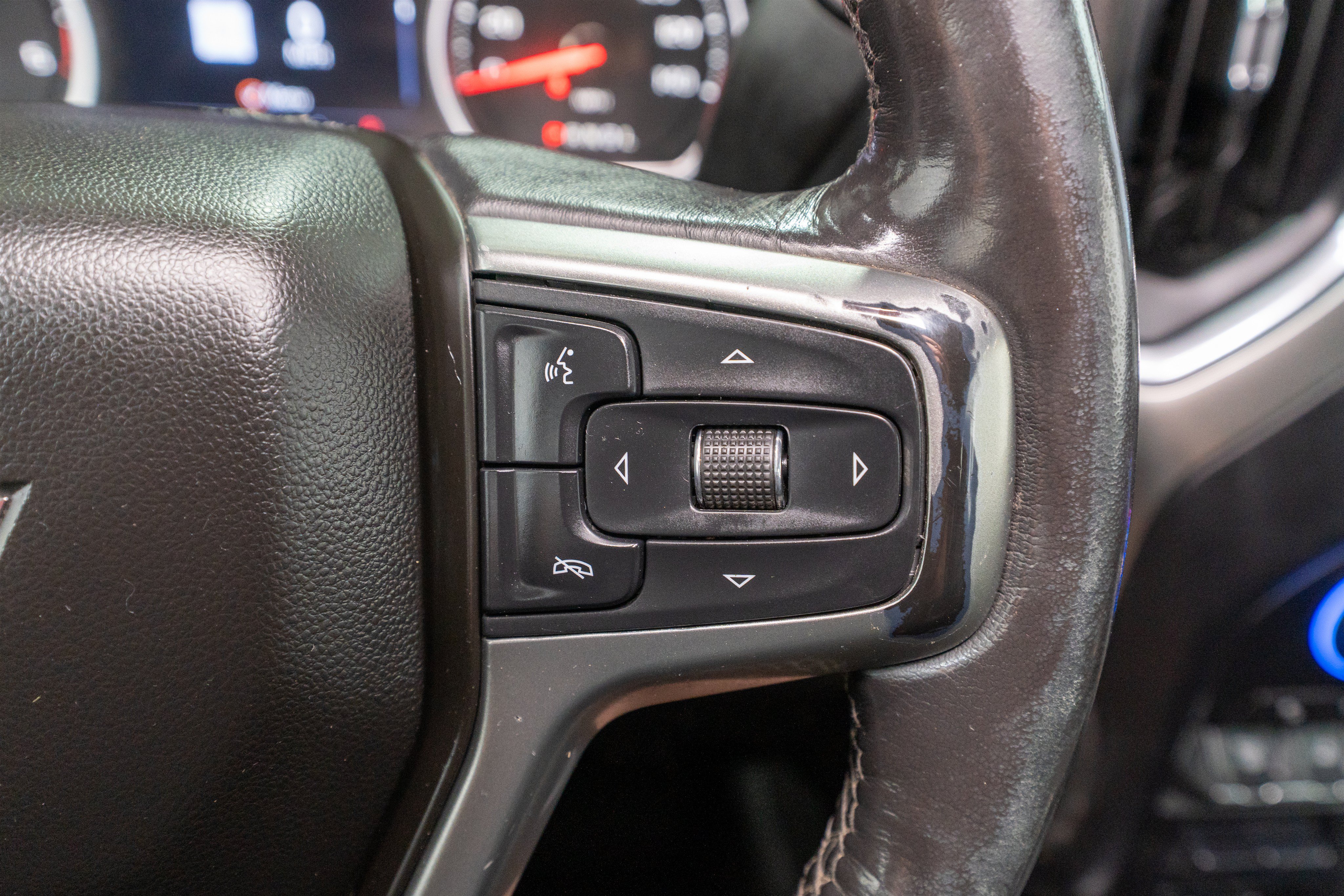 Used 2020 Chevrolet Silverado 2500 LTZ w/ Technology Package AWD/4WD image 30