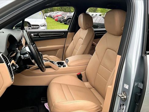 Used 2022 Porsche Cayenne E-Hybrid AWD/4WD image 8