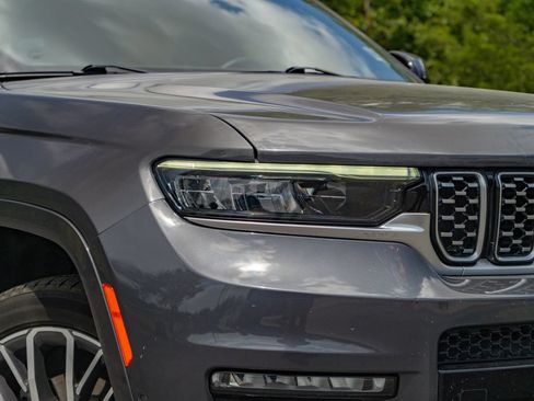 Used 2022 Jeep Grand Cherokee L Summit AWD/4WD image 4