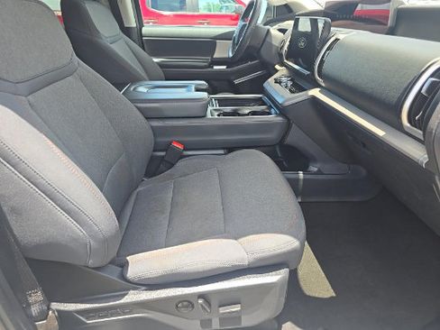 Used 2025 Ford Expedition Max Active RWD image 2
