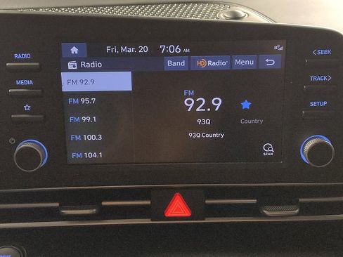 Used 2023 Hyundai Elantra SEL FWD image 25