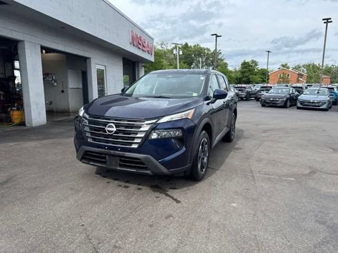 Used 2025 Nissan Rogue SV AWD/4WD image 5
