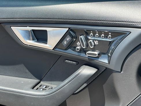 Used 2016 Jaguar F-TYPE S AWD/4WD image 12