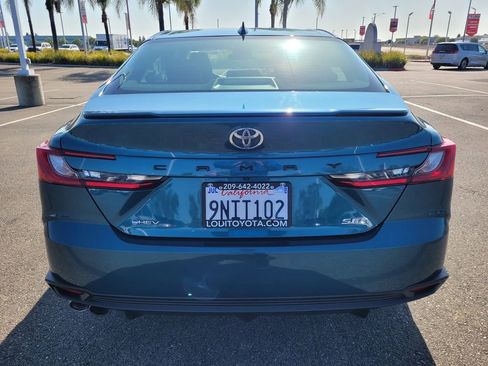 Used 2025 Toyota Camry SE FWD image 5