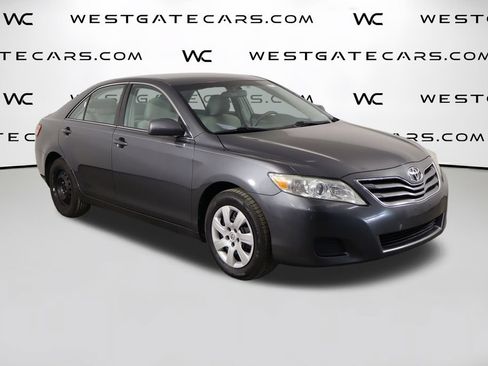 Used 2011 Toyota Camry LE FWD image 35