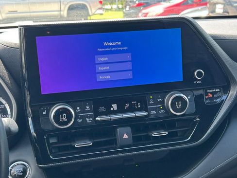 Used 2023 Toyota Highlander XSE AWD/4WD image 22