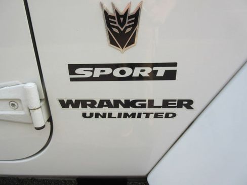 Used 2012 Jeep Wrangler Unlimited Sport AWD/4WD image 14