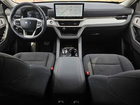 Used 2025 Ford Explorer Active image 34